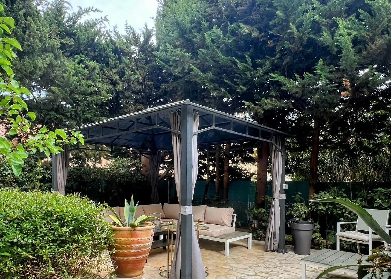 Apartament Superbe Appartement Avec Terrasse Jardin Et Parking Prive Saint-Tropez