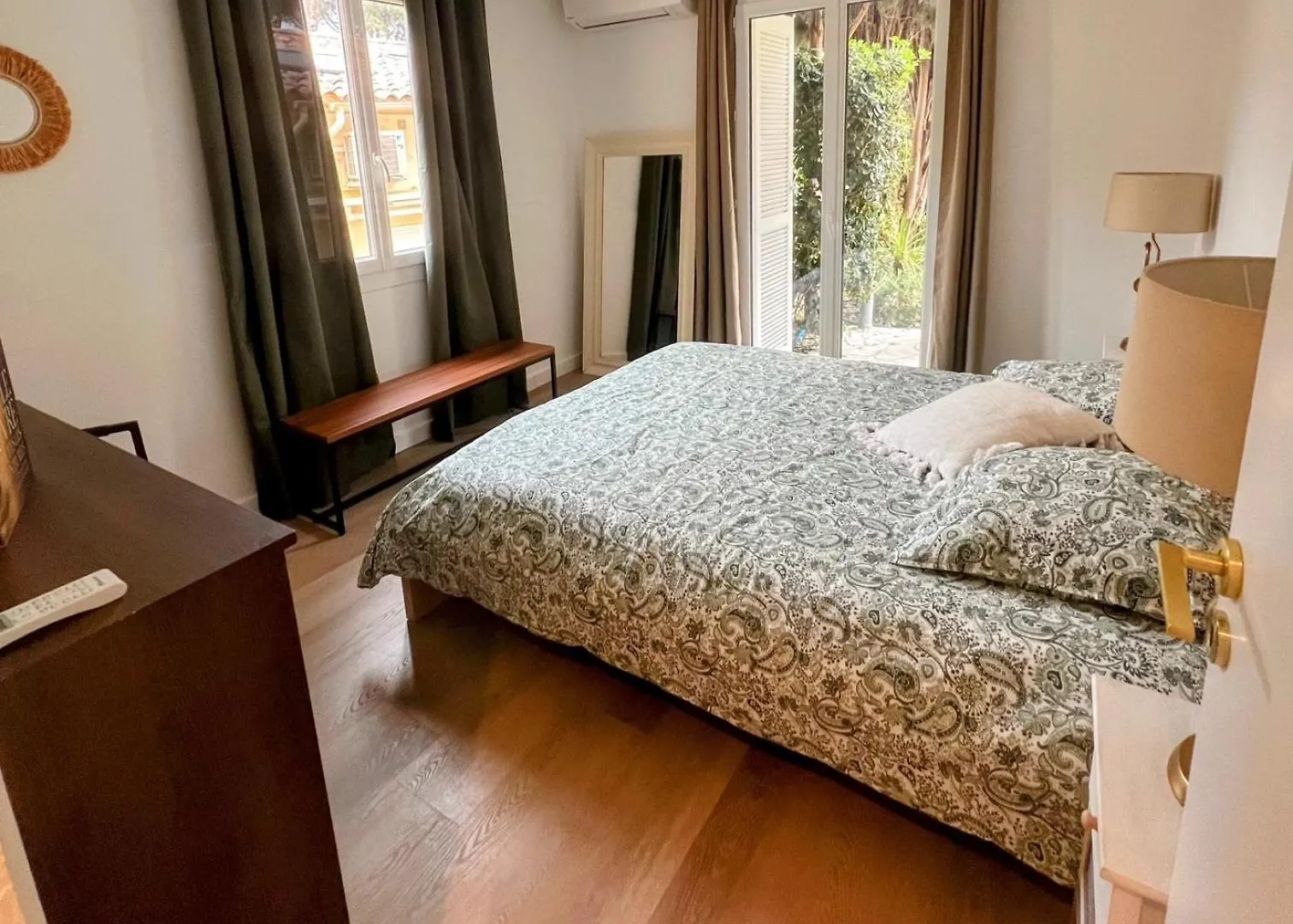 Superbe Appartement Avec Terrasse Jardin Et Parking Prive 圣特罗佩 0*,  法国