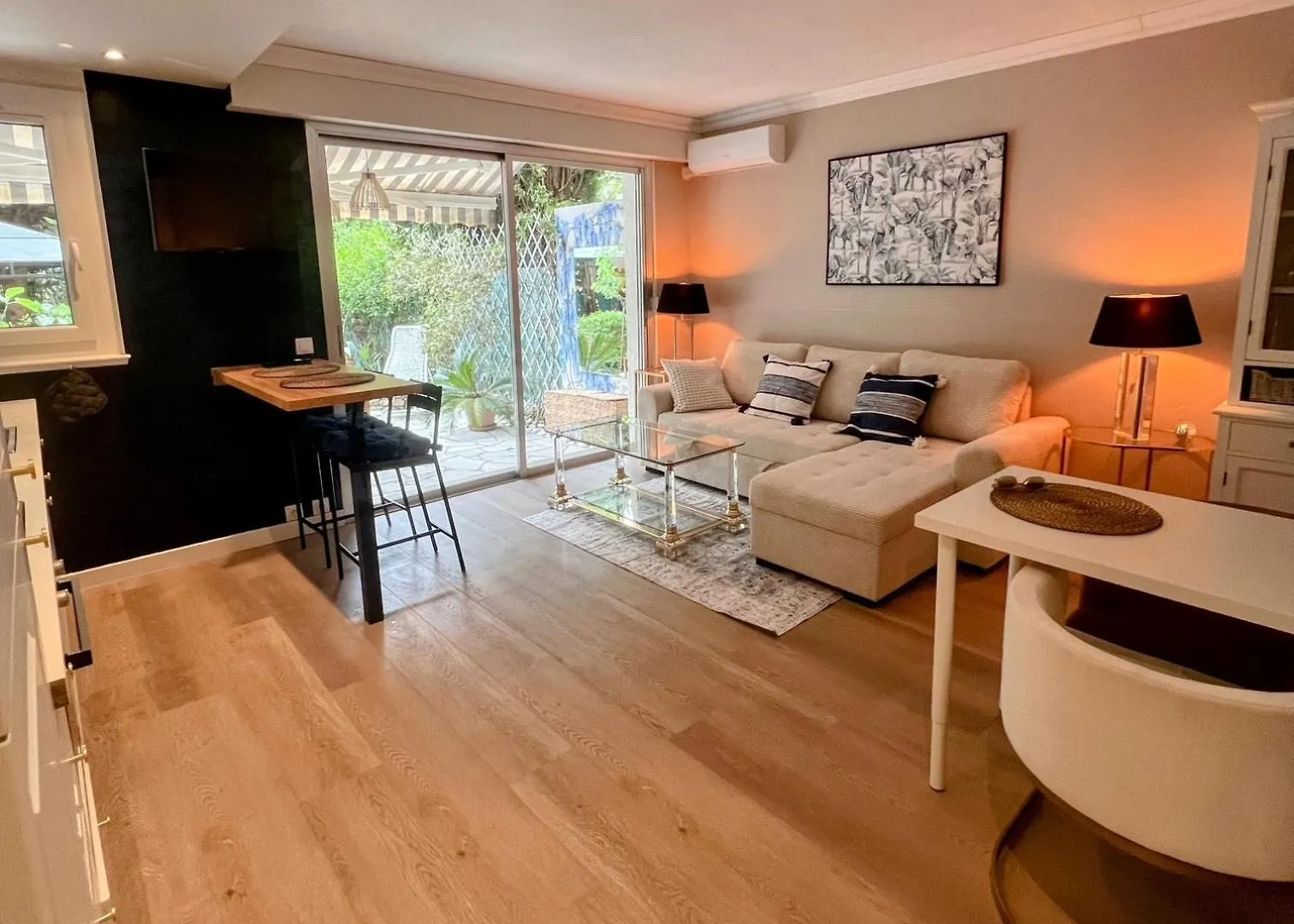 Superbe Appartement Avec Terrasse Jardin Et Parking Prive Saint-Tropez